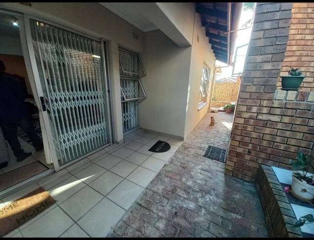 3 BEDROOM HOUSE FOR SALE IN MEREWENT